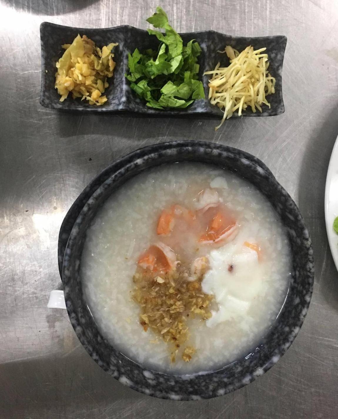 中央商务区2号酒店 素叻他尼 外观 照片